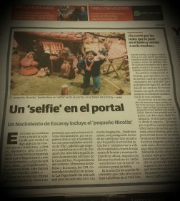 El 'pequeño Nicolás' se hace un selfie en el belén de Ezcaray