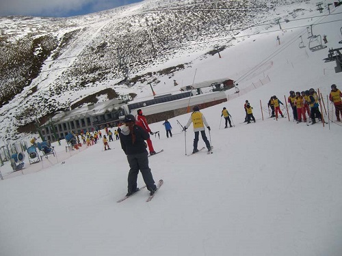 Alumnos del I.E.S. Virgen de Vico esquiando. PRIVILEGIADOS