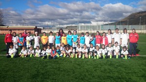 El grupo de chicas perteneciente a la Escuela de Fútbol Femenina 